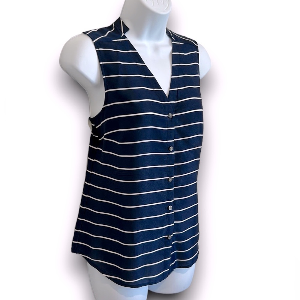 3/$15 Banana Republic Button Down Sleeveless blouse
